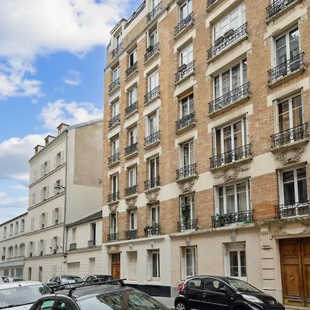 Near Eiffel Tower - Metro 6, 8, 12 파리