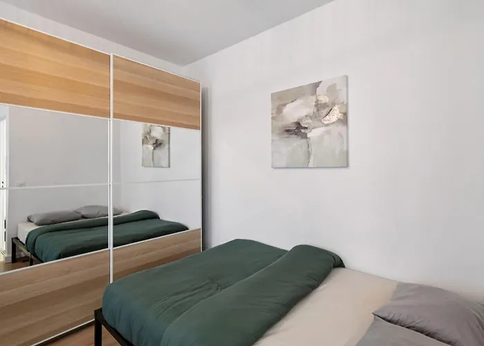 Apartmán Near Eiffel Tower - Metro 6, 8, 12 *