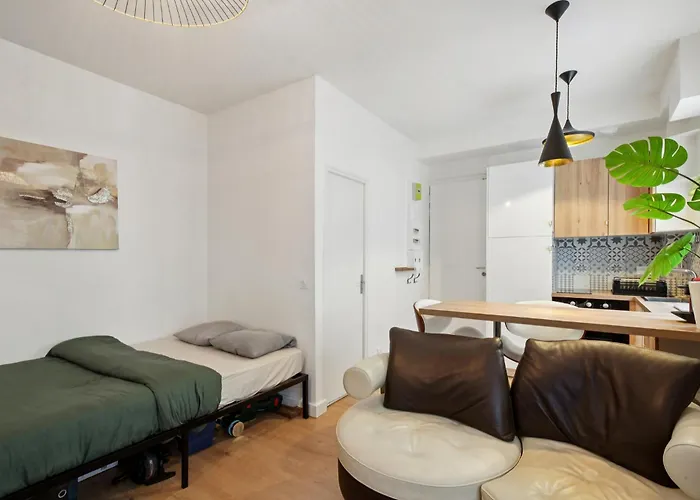 Near Eiffel Tower - Metro 6, 8, 12 * פריז